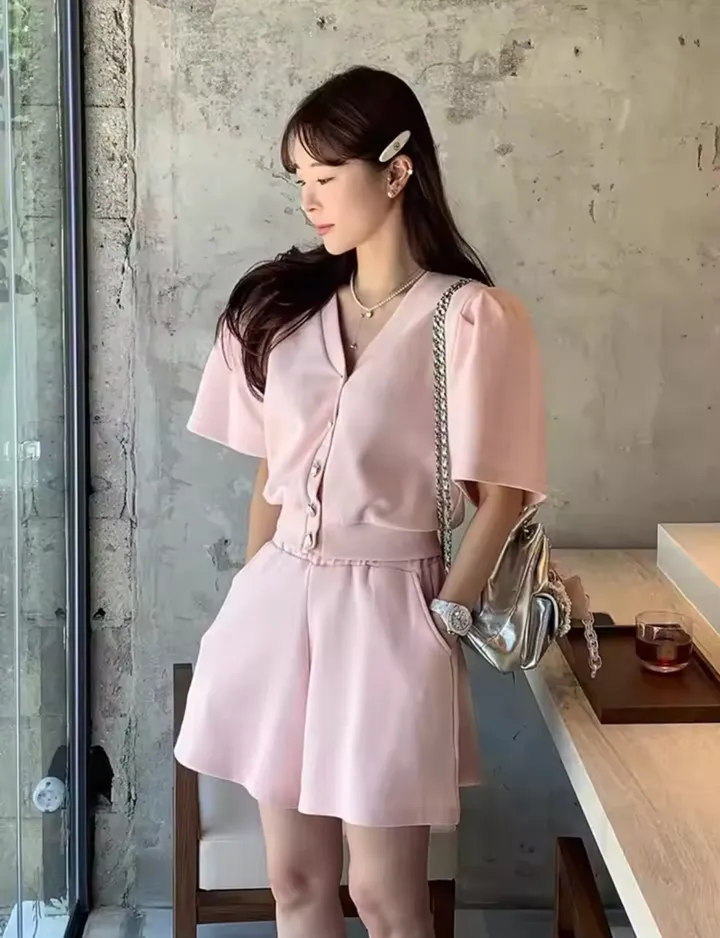 [여름신상][러블리그잡채] 말라보이는데 러블리하기까지? 브이넥 하트버튼 퍼프 투피스ദ്ദി ( ᵔ ᗜ ᵔ ) 상세 이미지 2