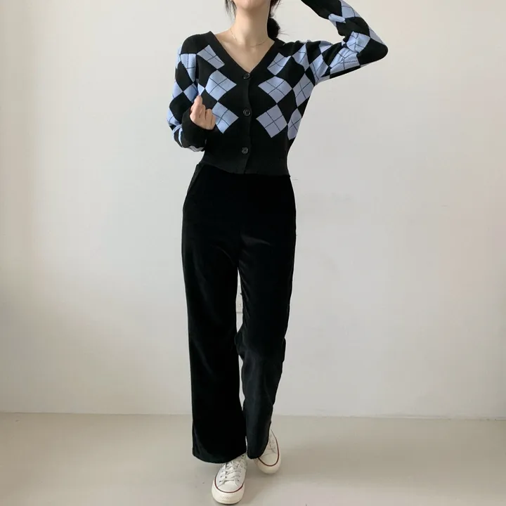 [예쁨보장] 아가일 브이넥 크롭 버튼 니트 가디건 5colors 상세 이미지 30