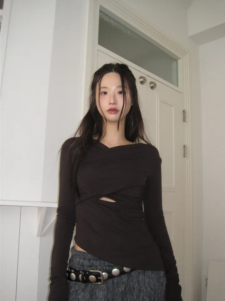 민소매 모델 착용 이미지-S1L22