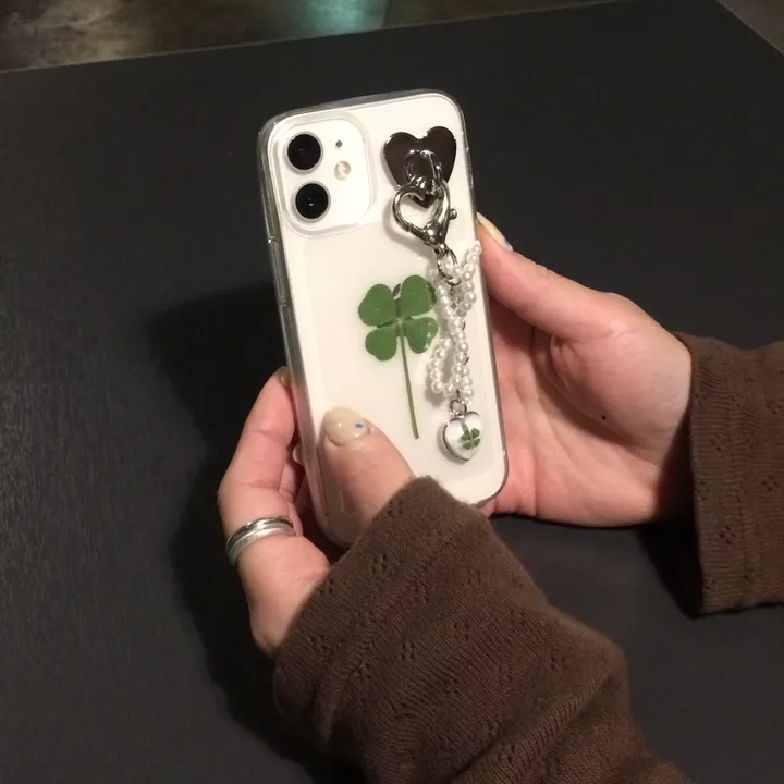 🍀2025 LUCKY drop heartchain clover phonecase 드롭하트체인 클로버 행운 폰케이스 상세 이미지 6