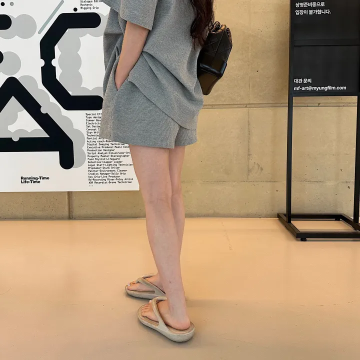 [이거왜안사?/체형커버O] 와플 브이넥 어깨 퍼프 트임 반팔티+반바지 세트 상세 이미지 12