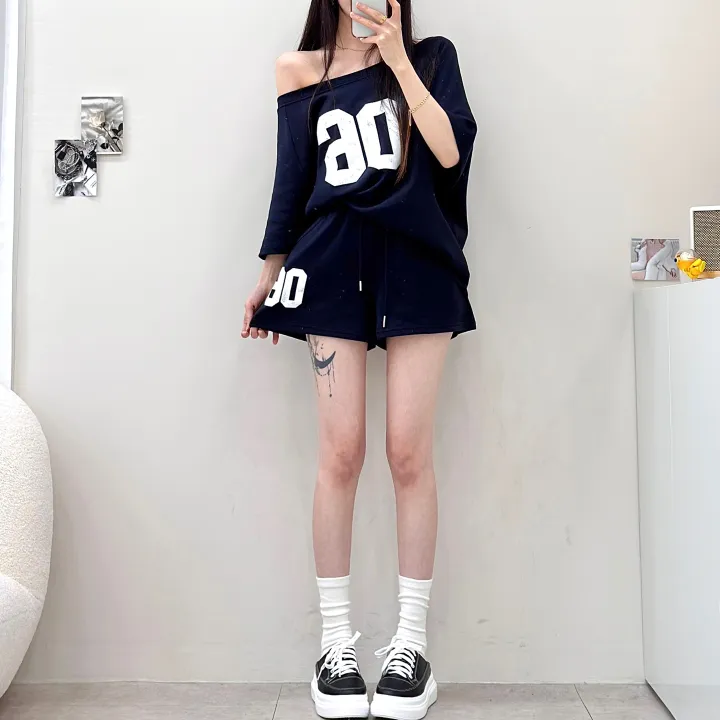 [왕루즈핏/핏대박템] 넘버식스 오버핏 입술넥 언발 오프숄더 반팔 박시 티셔츠+밴딩 하이웨스트 3부 숏팬츠 반바지 트레이닝 세트 투피스 셋업 4color 상세 이미지 24