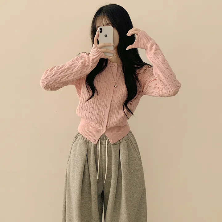 [국내제작/봄가디건🤍] 허리 잘잡아주는, 꽈배기 라운드 크롭 기본 슬림핏 허리잘록 니트가디건 상세 이미지 20