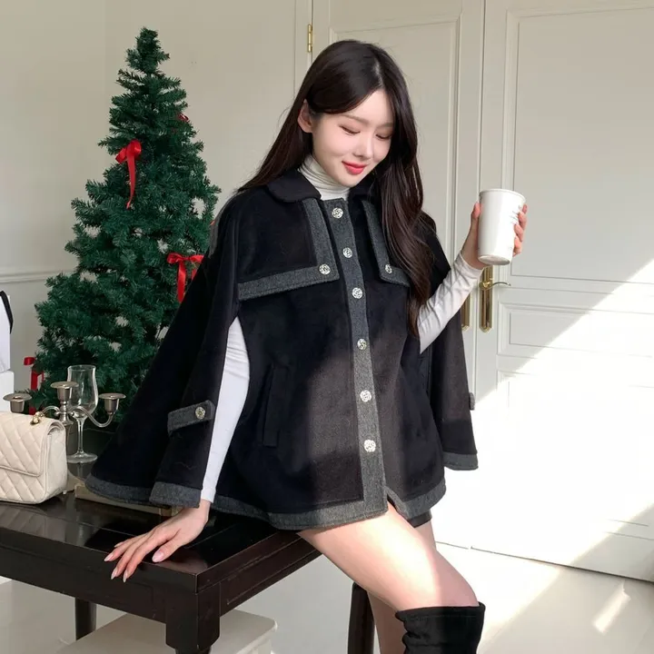 [겨울아우터✨] 클래식 케이프코트 / 숏코트 모직코트 망토자켓 망토코트 연말룩 오버핏자켓 점퍼 겨울자켓 겨울점퍼 아우터 수입의류 배색자켓 핸드메이드코트 울코트 핸드메이드코트 밍크코트 퍼코트 퍼자켓 후리스 뽀글이 숏패딩 경량패딩 무스탕 양털코트 크리스마스 상세 이미지 35