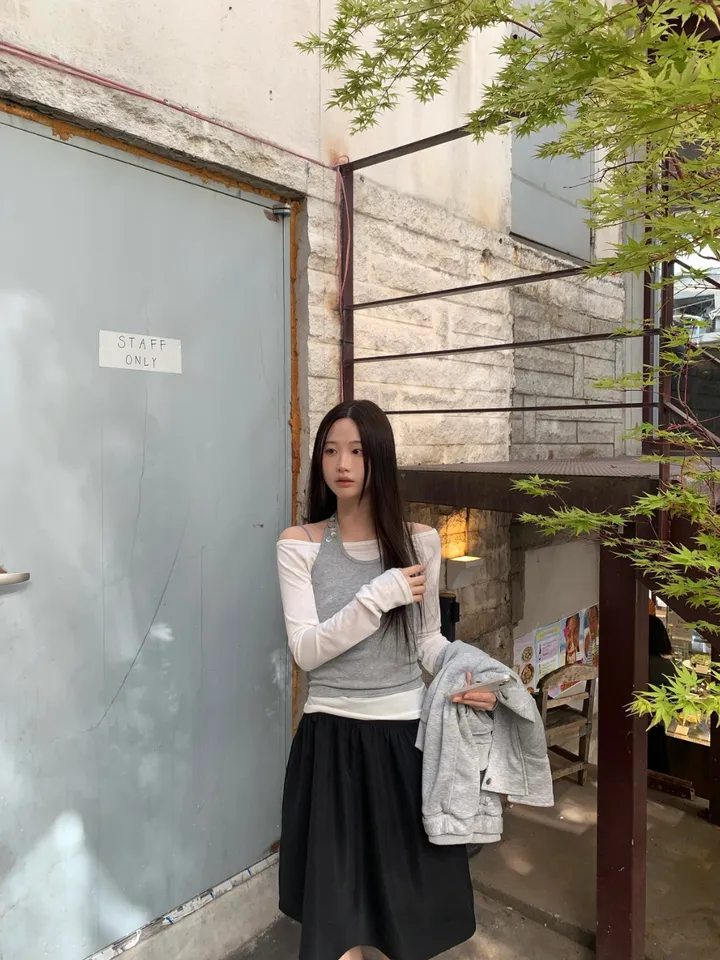 민소매 모델 착용 이미지-S1L43