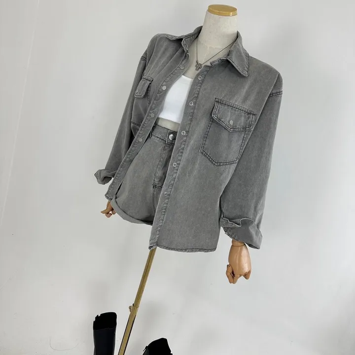 [하이틴/캐주얼/데일리/청청코디/세트가격💕] 루즈핏 포켓 워싱 데님 또또 셔츠 남방 자켓 + 하이 뒷밴딩 데님 숏반바지 팬츠 SET (2COLOR) 상세 이미지 9
