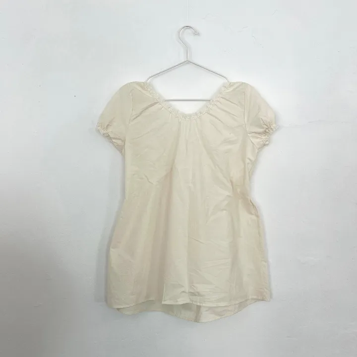 민소매 아이보리 색상 이미지-S1L26