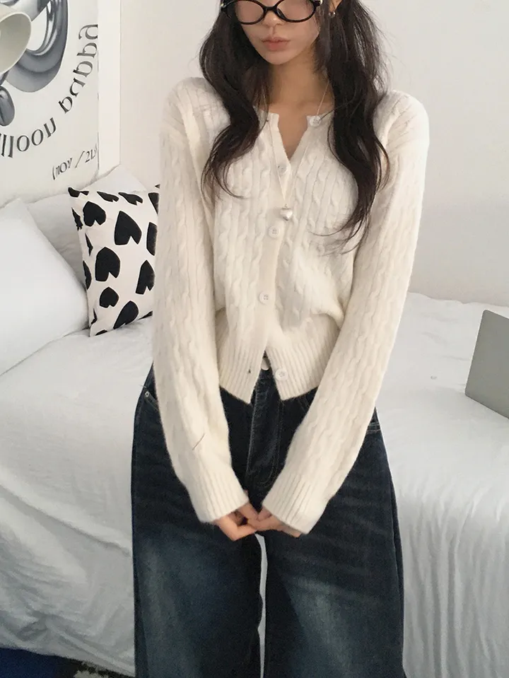 [전컬러입고!/고퀄!후기극찬❣️폭닥 케이블 꽈배기 단추니트가디건 여유핏!] 피오케이블꽈니트가디건 상세 이미지 5