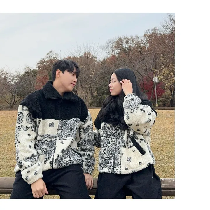 [고퀄리티🖤] 겨울 페이즐리 양털 크롭 후리스 하이넥 집업 뽀글이 유니크 커플 시밀러룩 상세 이미지 6