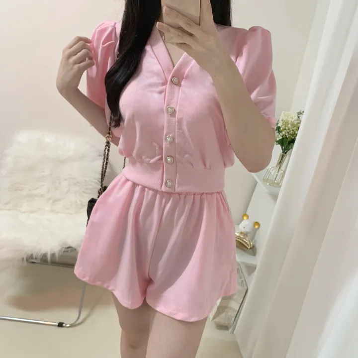 [세트가격/러블리*.*] 하트 퍼프 반팔 루즈핏 크롭 가디건 + 밴딩 와이드 숏 반바지 투피스 세트 3color 상세 이미지 3