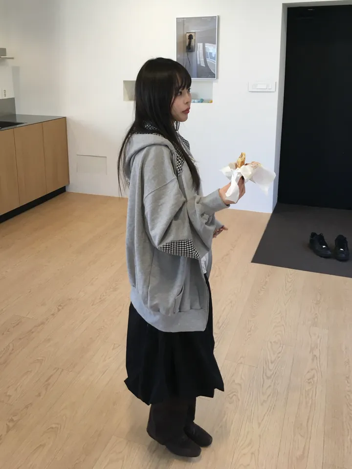 (*주문폭주 입고지연*)(2 color) 체크 패치 투웨이 후드집업 상세 이미지 24