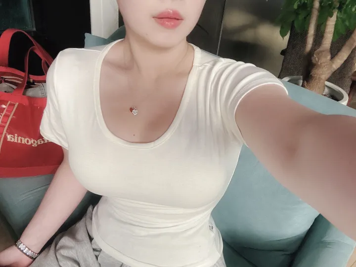 주문폭주*5color팔뚝삭제허리잘록U넥반팔티 원단보장 반팔 반소매 유넥 팔뚝 허리 강조 글램 섹시 셔링 콜라병 모래시계 꾸꾸 꾸안꾸 불금 말라핏 여리여리 팔뚝커버 팔뚝소멸 상세 이미지 2