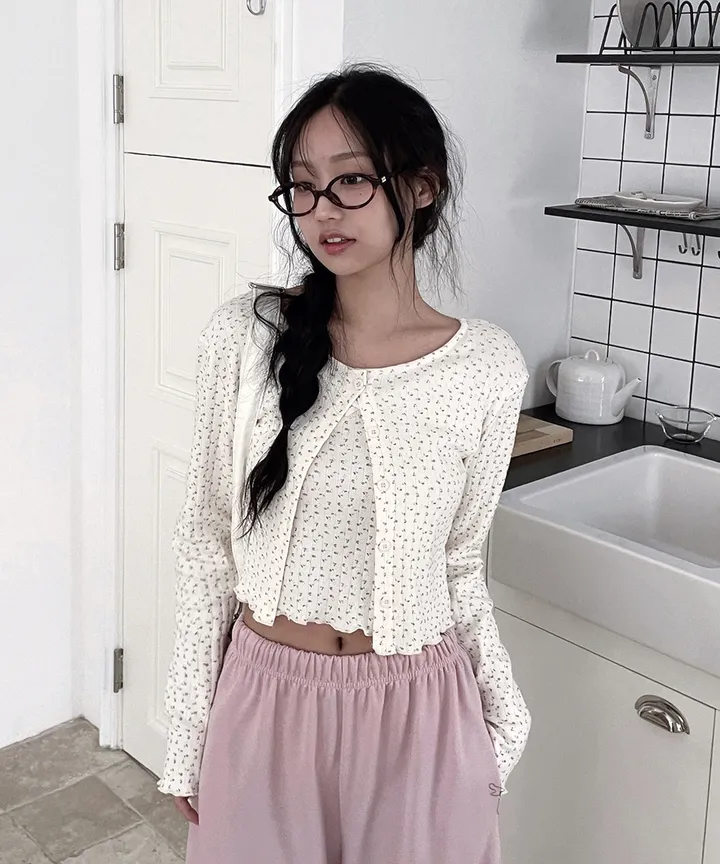 [러블리룩🫧💗] 럼블 잔꽃 패턴 플라워 레이스 골지 나시 가디건 세트 봄 가을 / 나시 가디건 레이어드 아우터 봄가디건 봄옷 뮤잉 상세 이미지 8