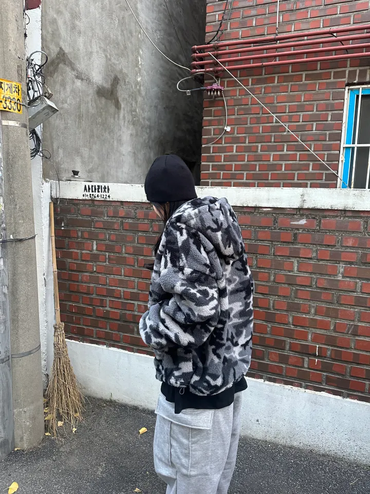 [new🖤] 시니컬 카모 털후리스 상세 이미지 14