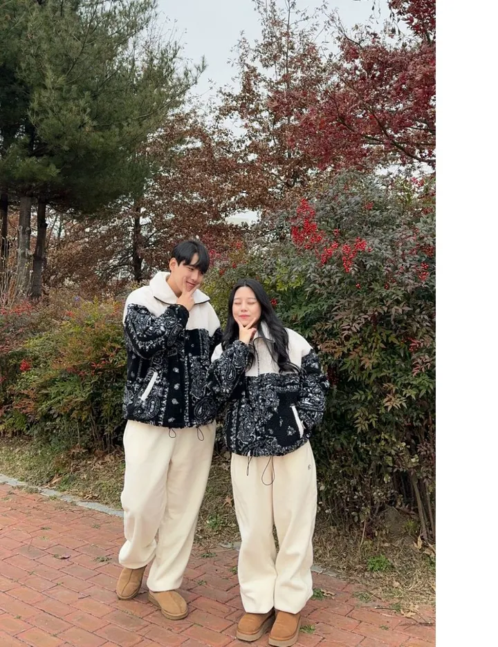 [고퀄리티🖤] 겨울 페이즐리 양털 크롭 후리스 하이넥 집업 뽀글이 유니크 커플 시밀러룩 상세 이미지 33