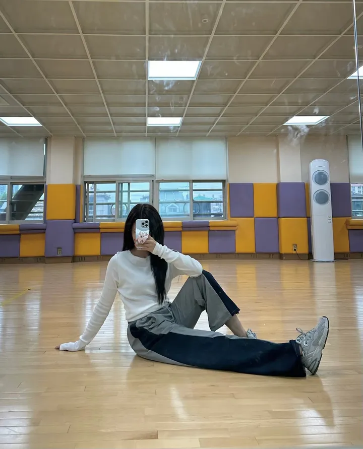 🌪Smoke 사선 팬츠 / 스우파 배색 얼룩말 바다 블랙 스트링 청 카고팬츠 와이드팬츠 힙 스트릿 유니크 빈티지 y2k 힙합 댄스 댄서 무대의상 공연의상 카고바지 포켓 데님팬츠 상세 이미지 23