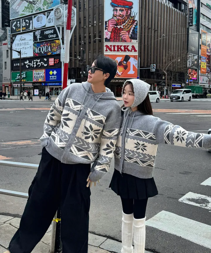 ✨MADE/당일출고✨[크롭or남녀공용] 도톰고퀄 2사이즈 노르딕 후드 캐시 울 가디건 여자 크롭 남녀공용 자체제작 커플룩 시밀러룩 겨울 연말 크리스마스 겨울니트 커플니트 고퀄리티 상세 이미지 6