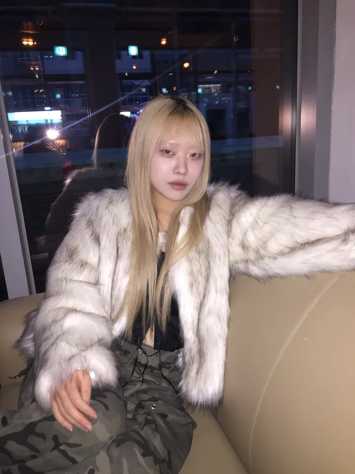 Crop Eco Fur Jacket [2color] 상세 이미지 2