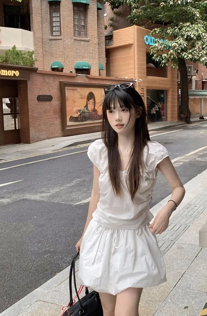[봄신상💗/2pc세트]퓨어블 셔링 브이넥 블라우스 + 펌킨 스커트 투피스 코디set 상세 이미지 12