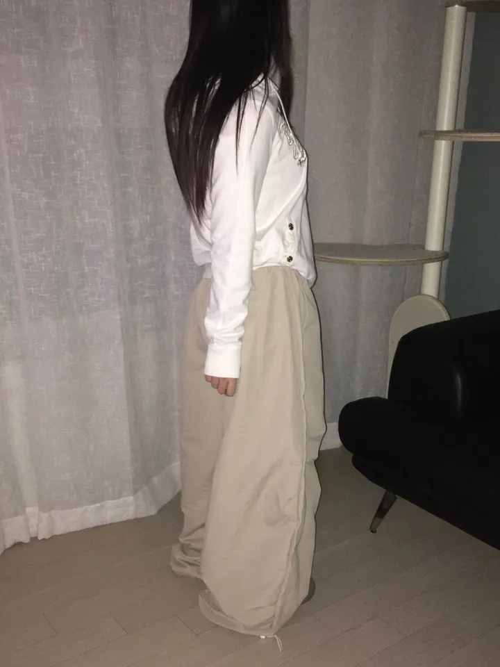 [핏보장] 베이지 아노락 커브드 와이드 벌룬 트레이닝 팬츠 상세 이미지 8