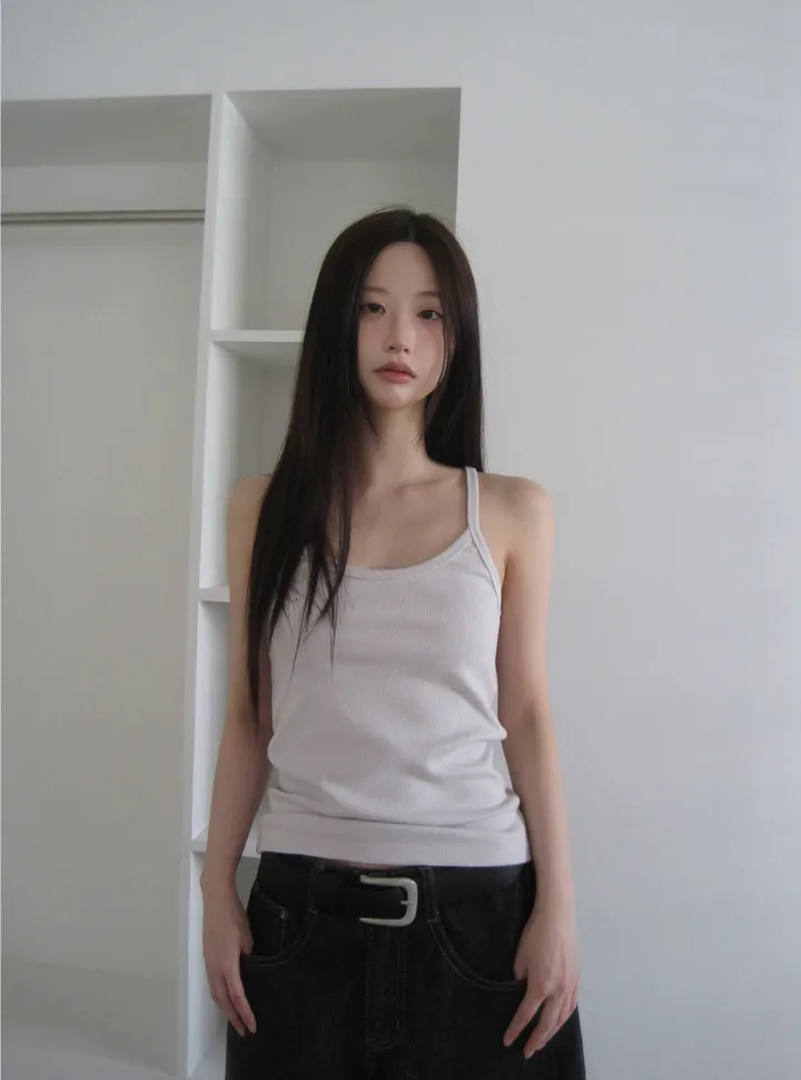 민소매 모델 착용 이미지-S1L32