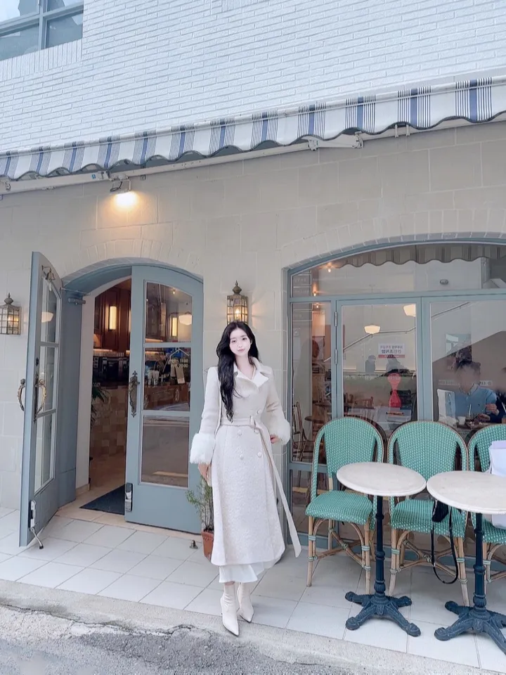 [빠른배송💗/신상기획할인💗] 아르떼미떼 아이보리 폭스 소매 페이크 퍼 벨트 플레어 롱 울 코트 (high quality - 아이보리 , 핑크 국내제작 고퀄리티 안감 누빔 겨울 한겨울 방한 아우터 연말룩 원피스 연말 파티룩 페이크퍼 에코퍼 드뮤어룩 드뮤어) 상세 이미지 57