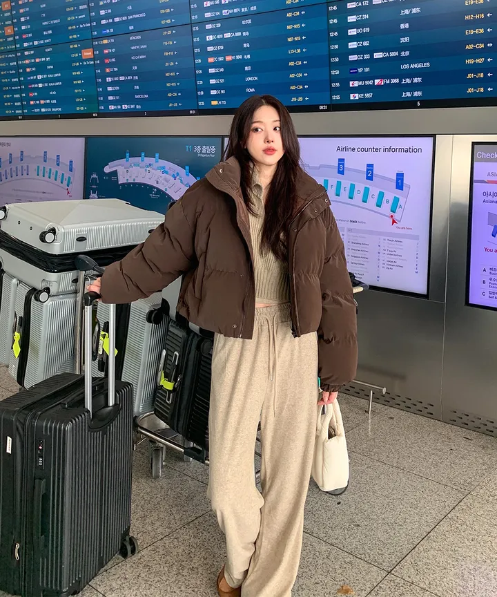 [묶음할인/누적1만🔥무광ver] 쏘힙!! 하이넥 숏 오버핏 크롭 레더 패딩 루즈핏 매트 가죽 점퍼 숏패딩 크롭패딩 레더패딩 가죽패딩 5COL 상세 이미지 23