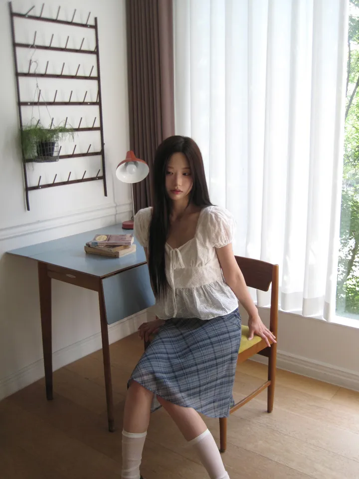 민소매 모델 착용 이미지-S1L30
