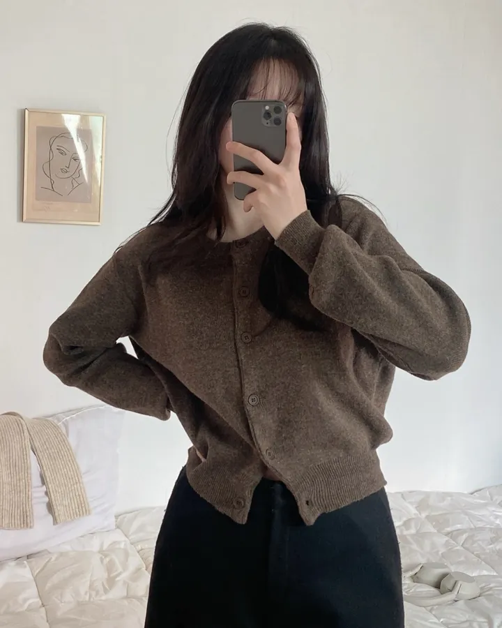 [데일리/인생핏] 라운드 무지 기본 긴팔 니트 가디건 상세 이미지 17