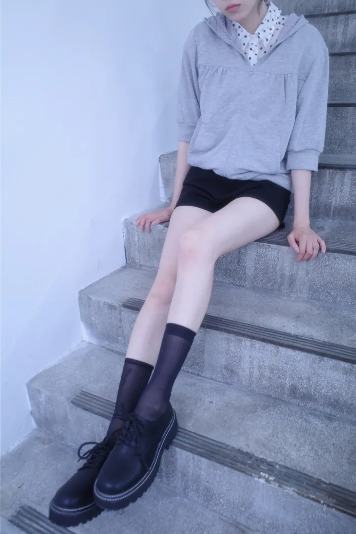 신발 모델 착용 이미지-S1L9