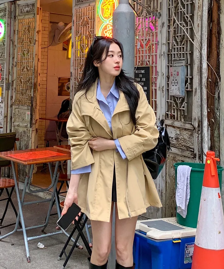 [귀욤아방핏🤎완전강츄] 하이넥 하프 숏 트렌치코트 오버핏 루즈핏 A라인 케이프 바바리 자켓 야상 점퍼 봄 가을 간절기 아우터 데일리룩 2COL 상세 이미지 13