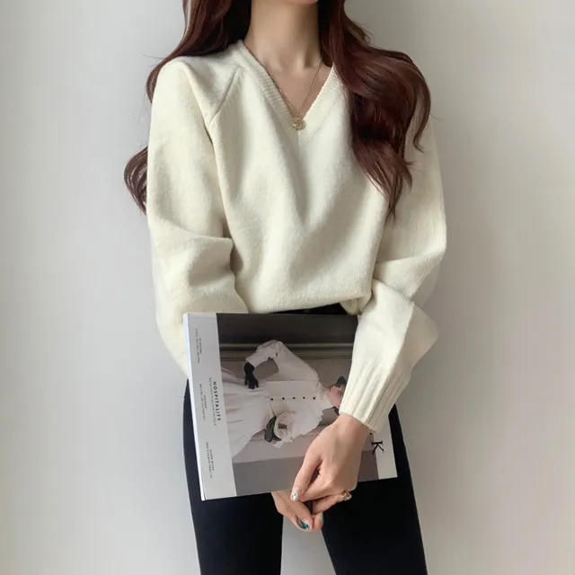[ 무조건 소장 추천! 인기만점 ] 데일리 루즈핏 V넥 니트 상세 이미지 9