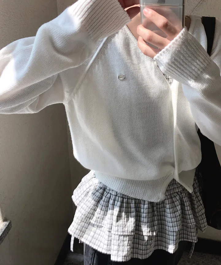 [데일리🫧벚꽃룩] 부코 펜던트 브이넥 니트 가디건 봄 가을 / 벚꽃룩 개강룩 데이트룩 여름가디건 여름니트 클래식블랑 상세 이미지 56